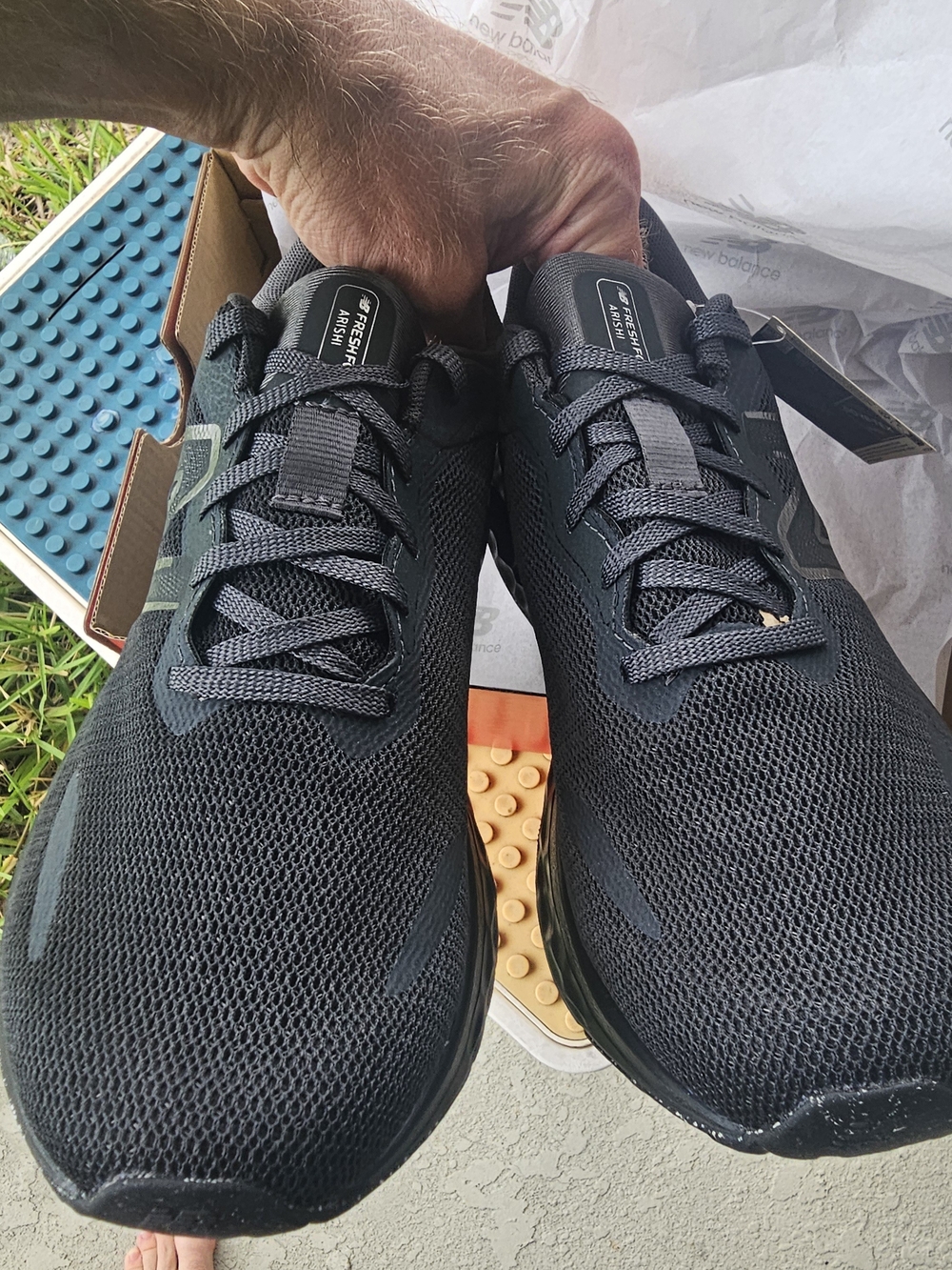 Size 11 - New Balance Fresh Foam Arishi V4 Triple Black - Picture 6 of 9